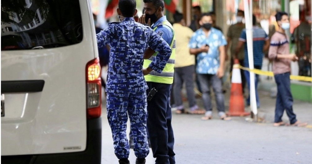 Seytah hamalaadhin anhen meehaa bandhun dhookollaifi